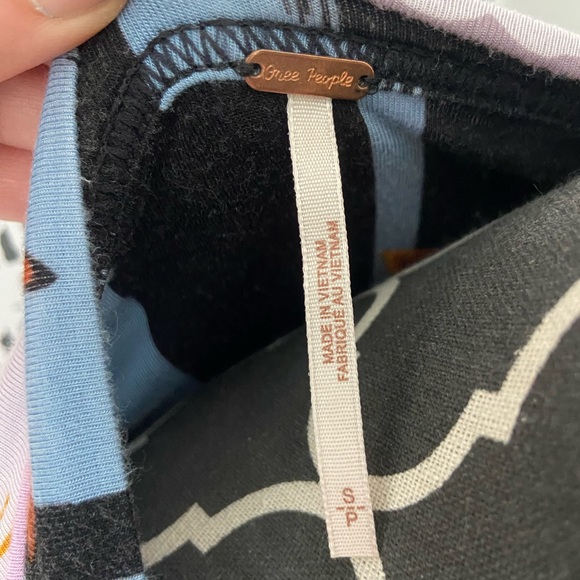 Free People Flowy Flower Top - Picture 4 of 4